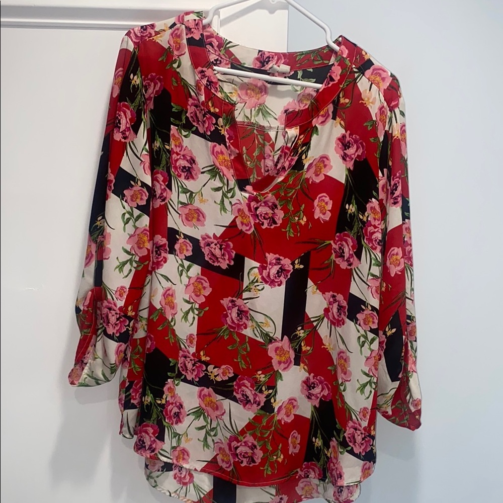 Red and White Graphic 3/4 Sleeve Blouse